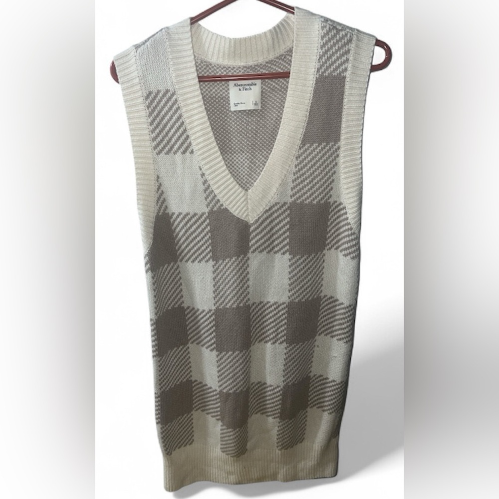Abercrombie & Fitch Checkered V-Neck Dress Vest looking in Cream and Brown